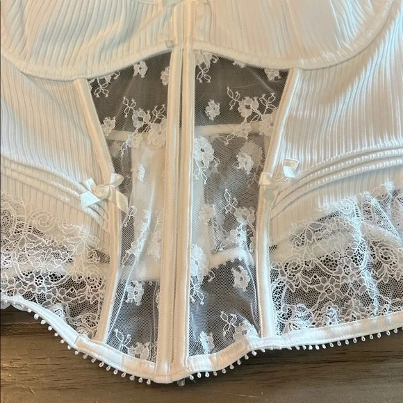 FOR LOVE AND LEMONS DAHLIA WHITE CORSET/BUSTIER LARGE - Picture 3 of 16